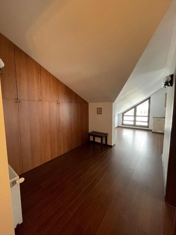 Casa Luce - Camere De Inchiriat Буштени Экстерьер фото